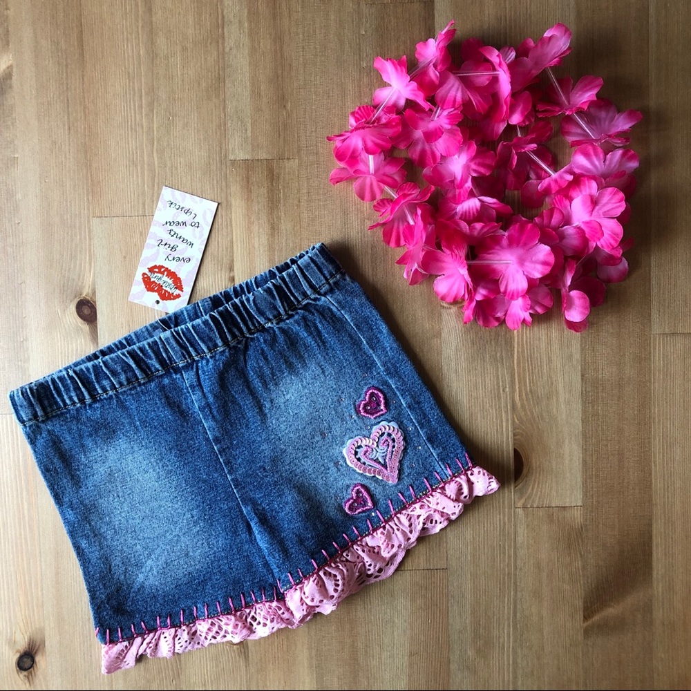 Lipstik NWT jean shorts with pink heart details